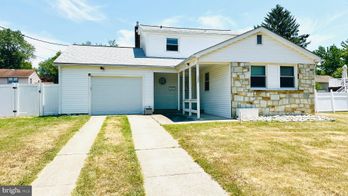 Single Family Residence at 237 5TH AVENUE