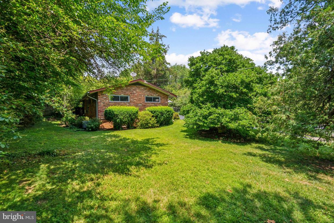 COUNTRY CLUB HILLS - Residential