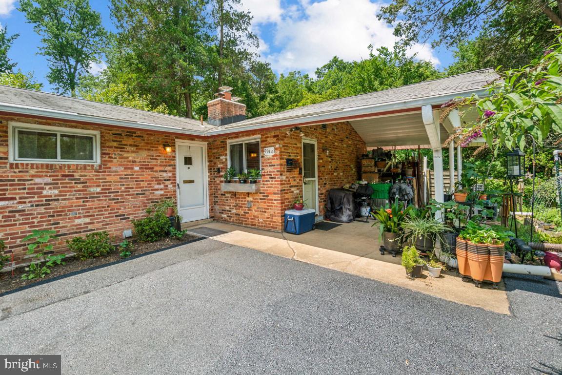 COUNTRY CLUB HILLS - Residential