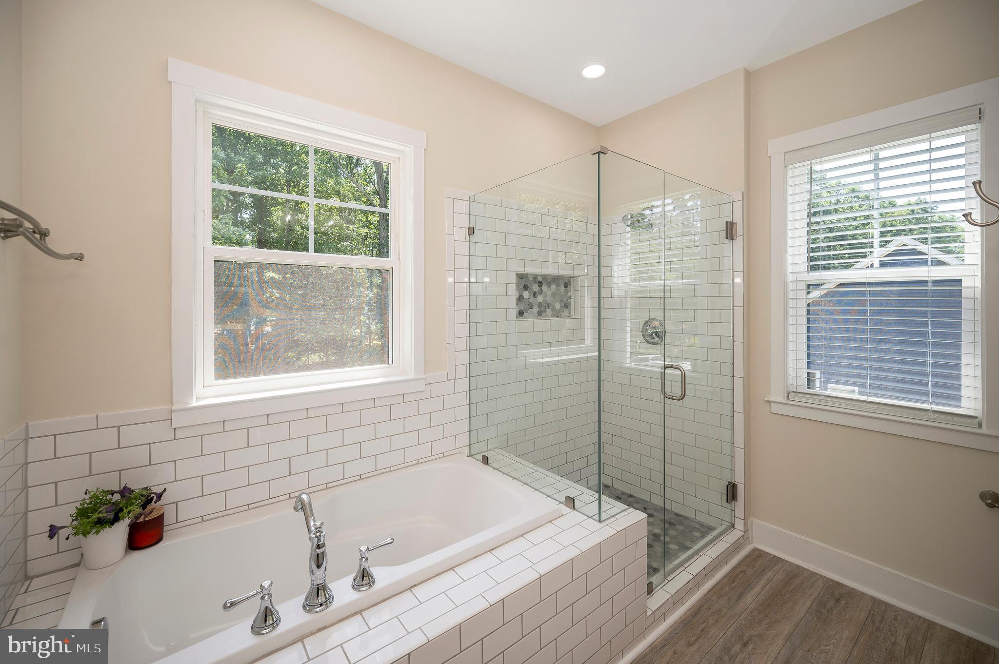 LAKE OF THE WOODS - Residential Lease