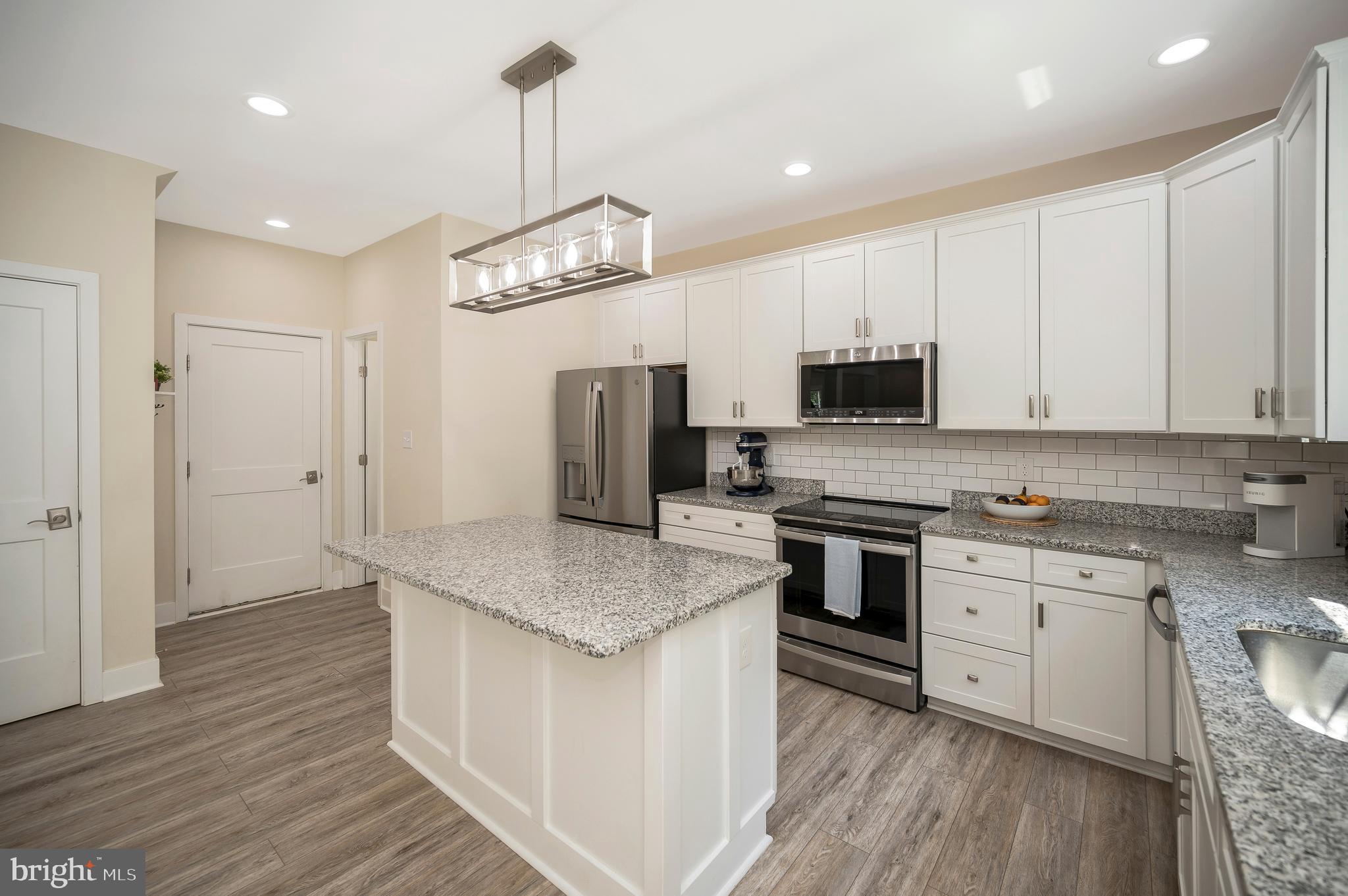 LAKE OF THE WOODS - Residential Lease