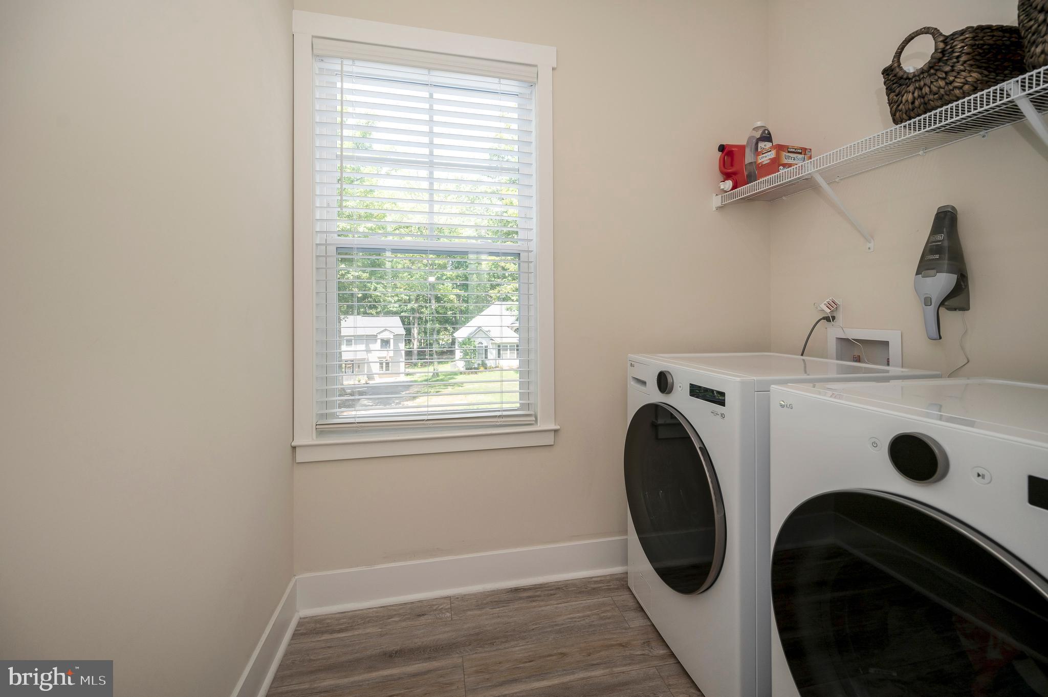 LAKE OF THE WOODS - Residential Lease