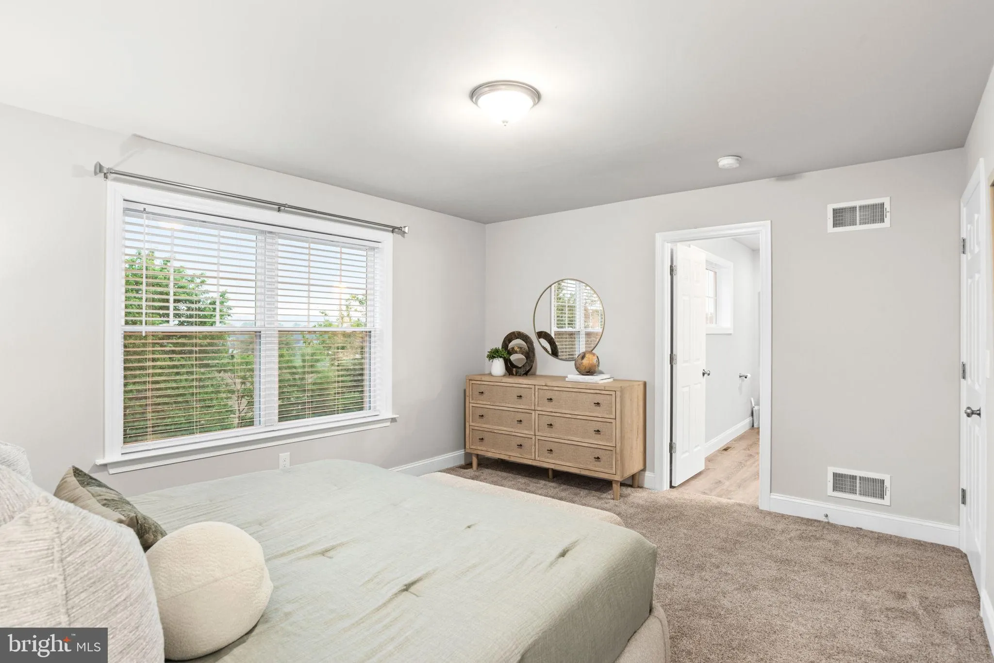 Ephrata, Pennsylvania 17522, United States, 3 Bedrooms Bedrooms, ,3 BathroomsBathrooms,Residential,Active,128102