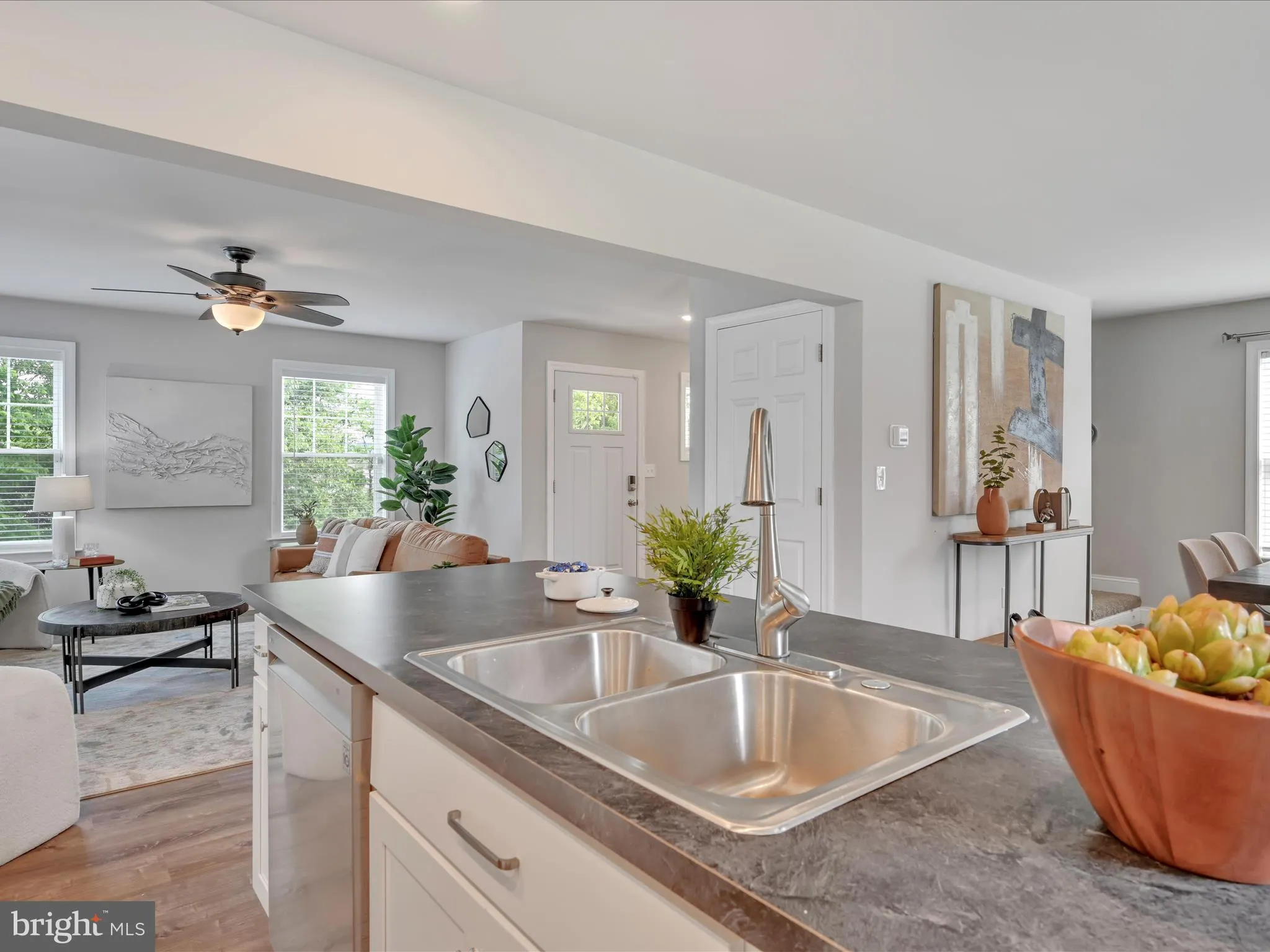 Ephrata, Pennsylvania 17522, United States, 3 Bedrooms Bedrooms, ,3 BathroomsBathrooms,Residential,Active,128102