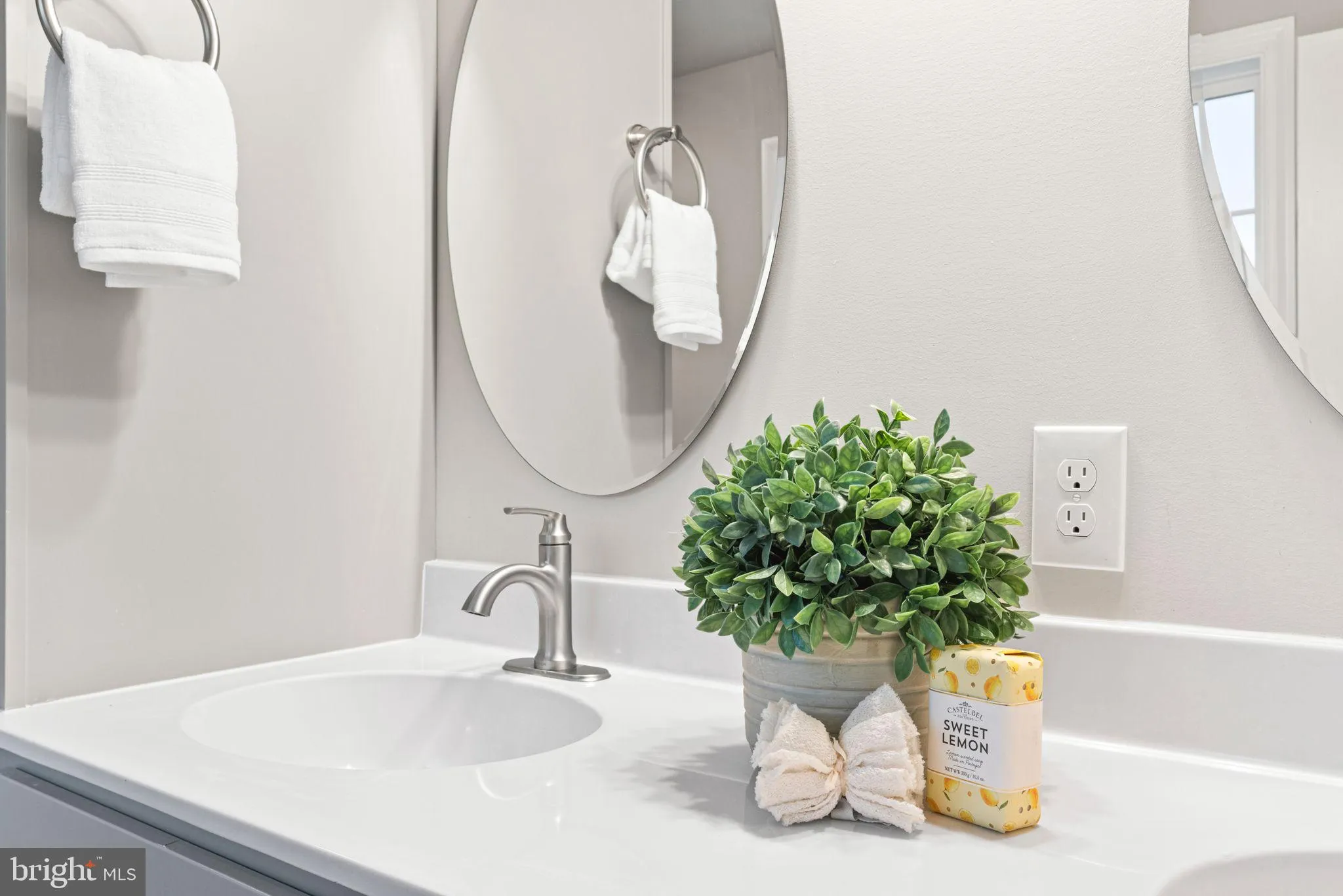 Ephrata, Pennsylvania 17522, United States, 3 Bedrooms Bedrooms, ,3 BathroomsBathrooms,Residential,Active,128102