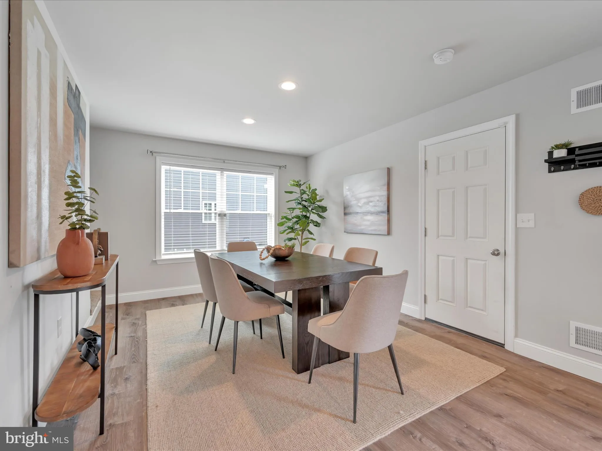 Ephrata, Pennsylvania 17522, United States, 3 Bedrooms Bedrooms, ,3 BathroomsBathrooms,Residential,Active,128102