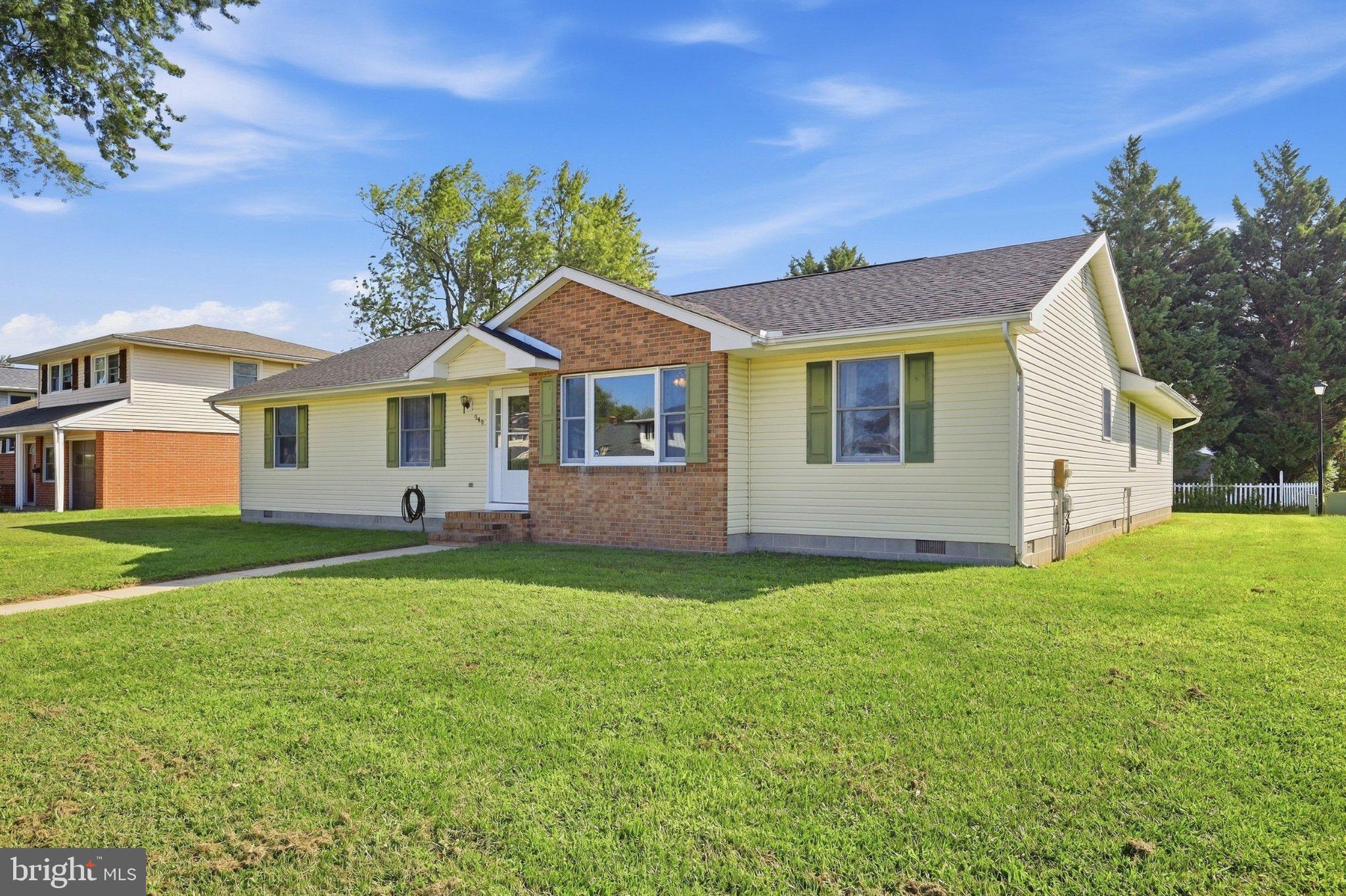 949 JANEKA LANE