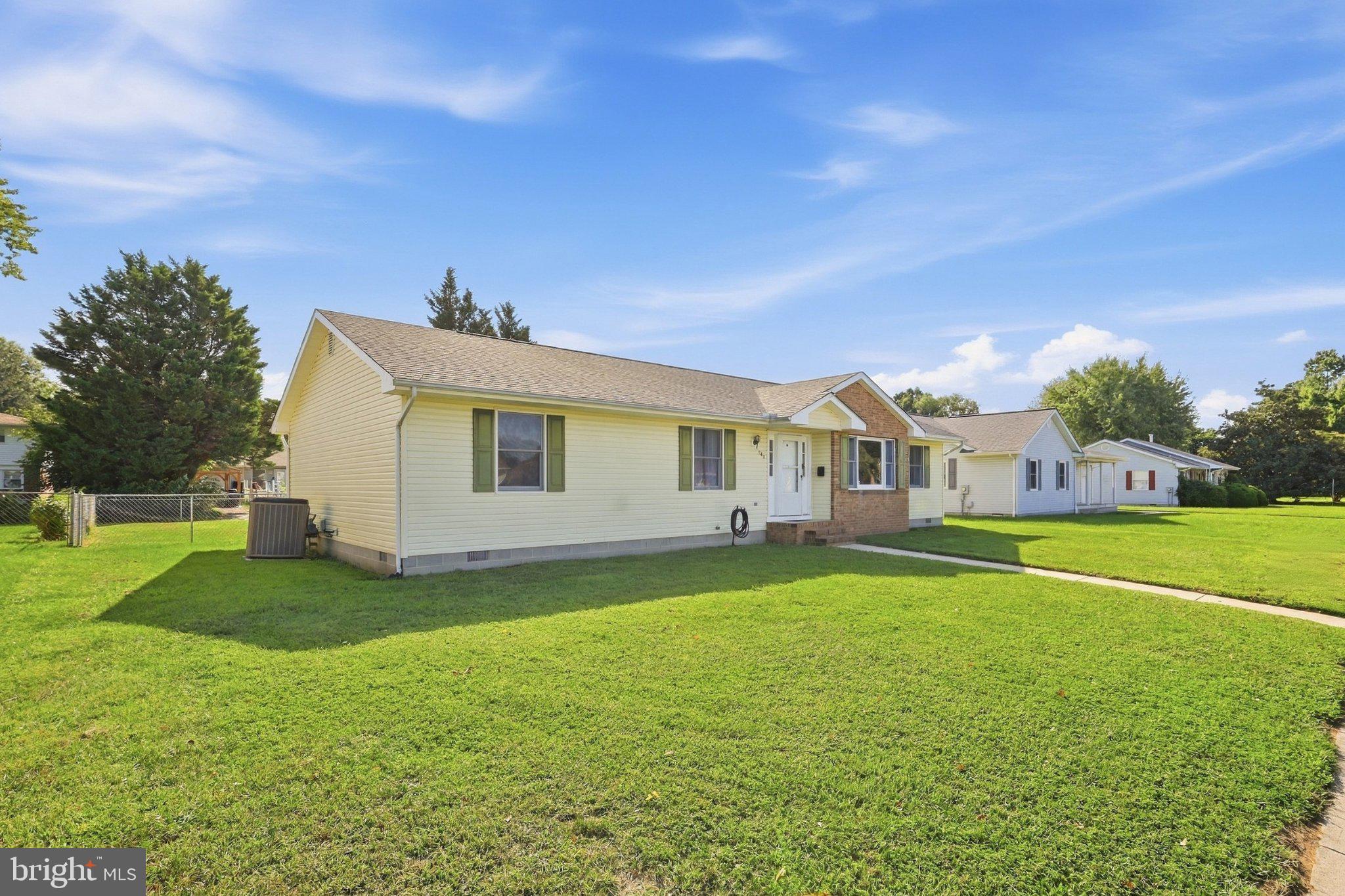 949 JANEKA LANE