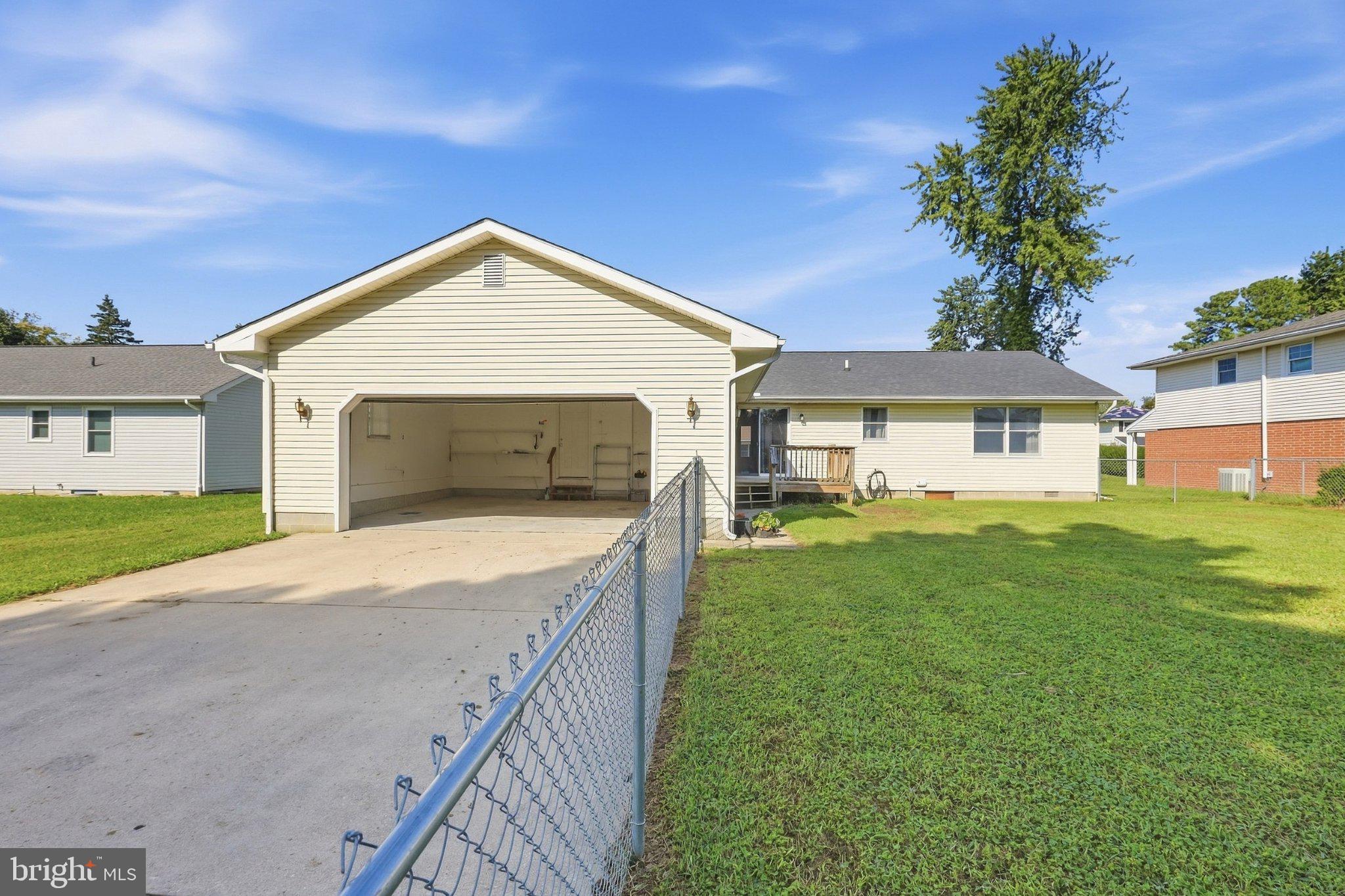 949 JANEKA LANE