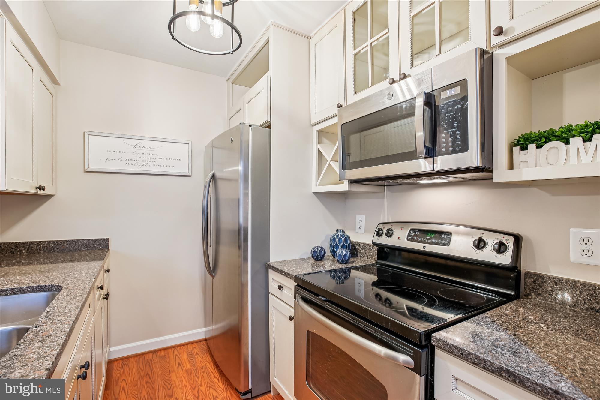 BENTLEY PLACE - Residential