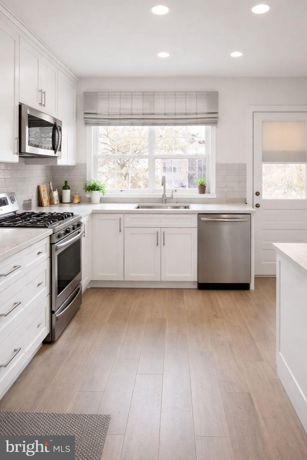 LOWER MOYAMENSING - Residential