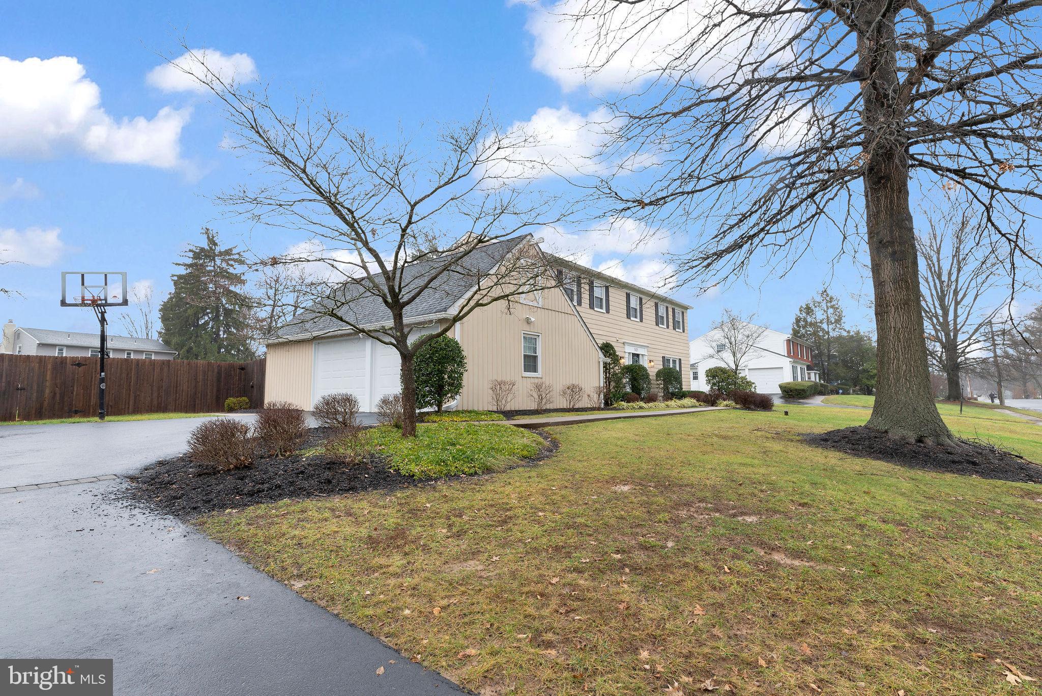 EDGEWOOD PARK - Residential