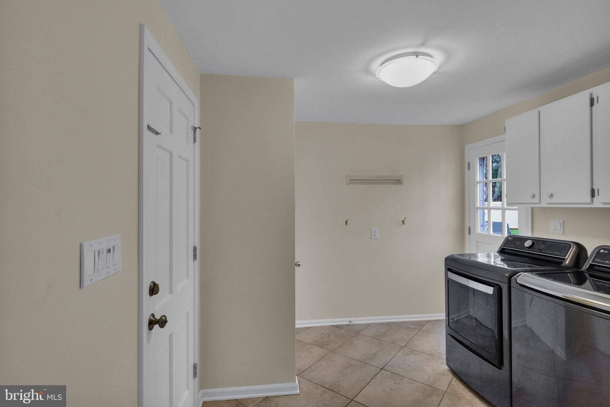 EDGEWOOD PARK - Residential