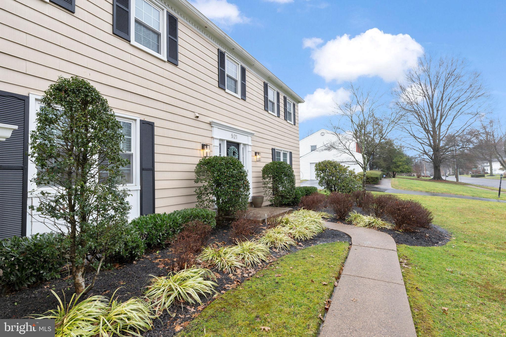 EDGEWOOD PARK - Residential