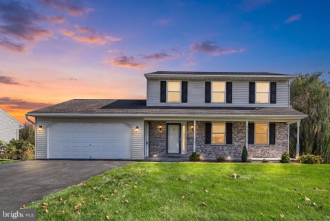 Photo of 73 Edgemont Lane, NEWMANSTOWN, PA 17073 (MLS # PALN2029160)