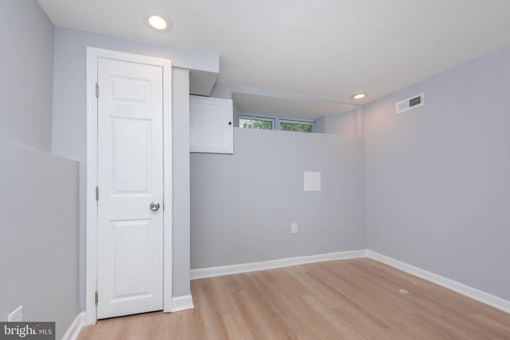 BROADWAY EAST - Residential