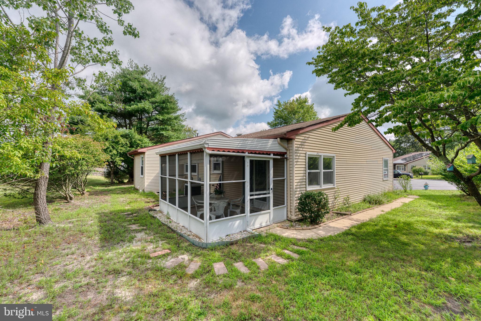 5 GREENMEADOW LANE