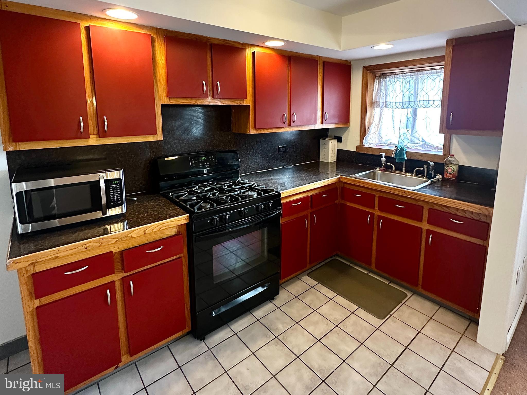 PHILADELPHIA (SOUTHWEST) - Residential