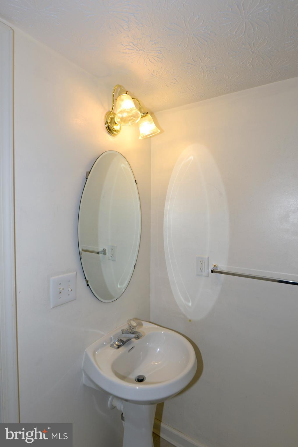 SEVEN OAKS - Residential Lease