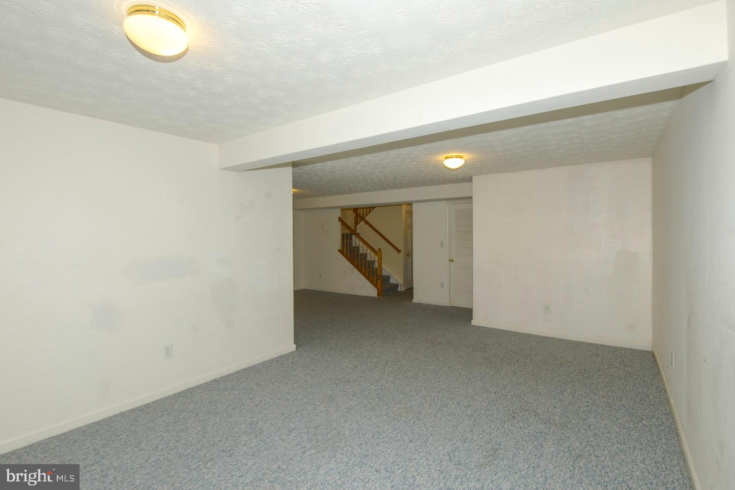 SEVEN OAKS - Residential Lease