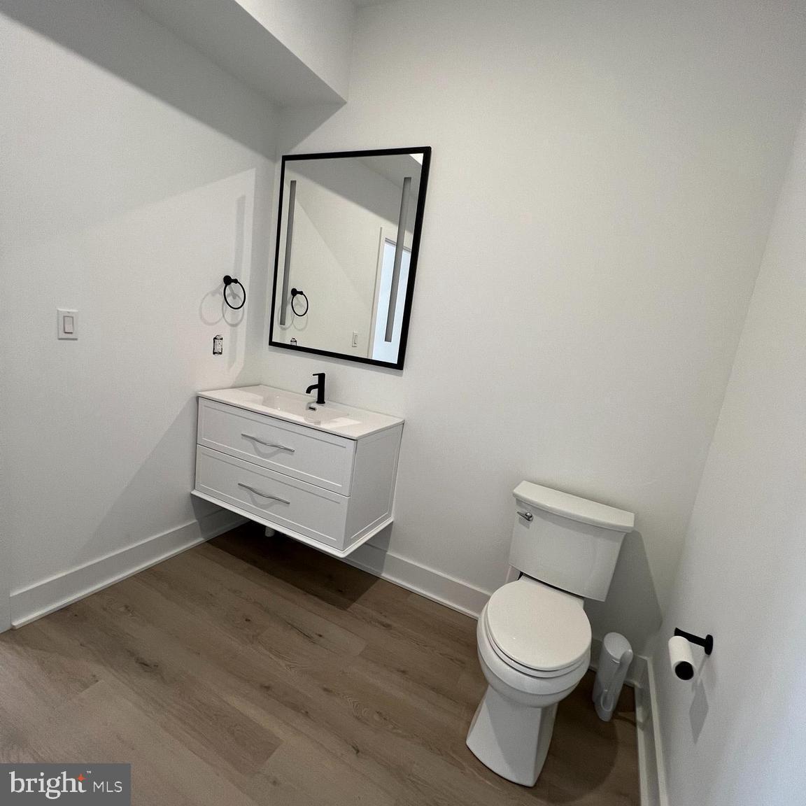 SQUIRREL HILL - Commercial Lease