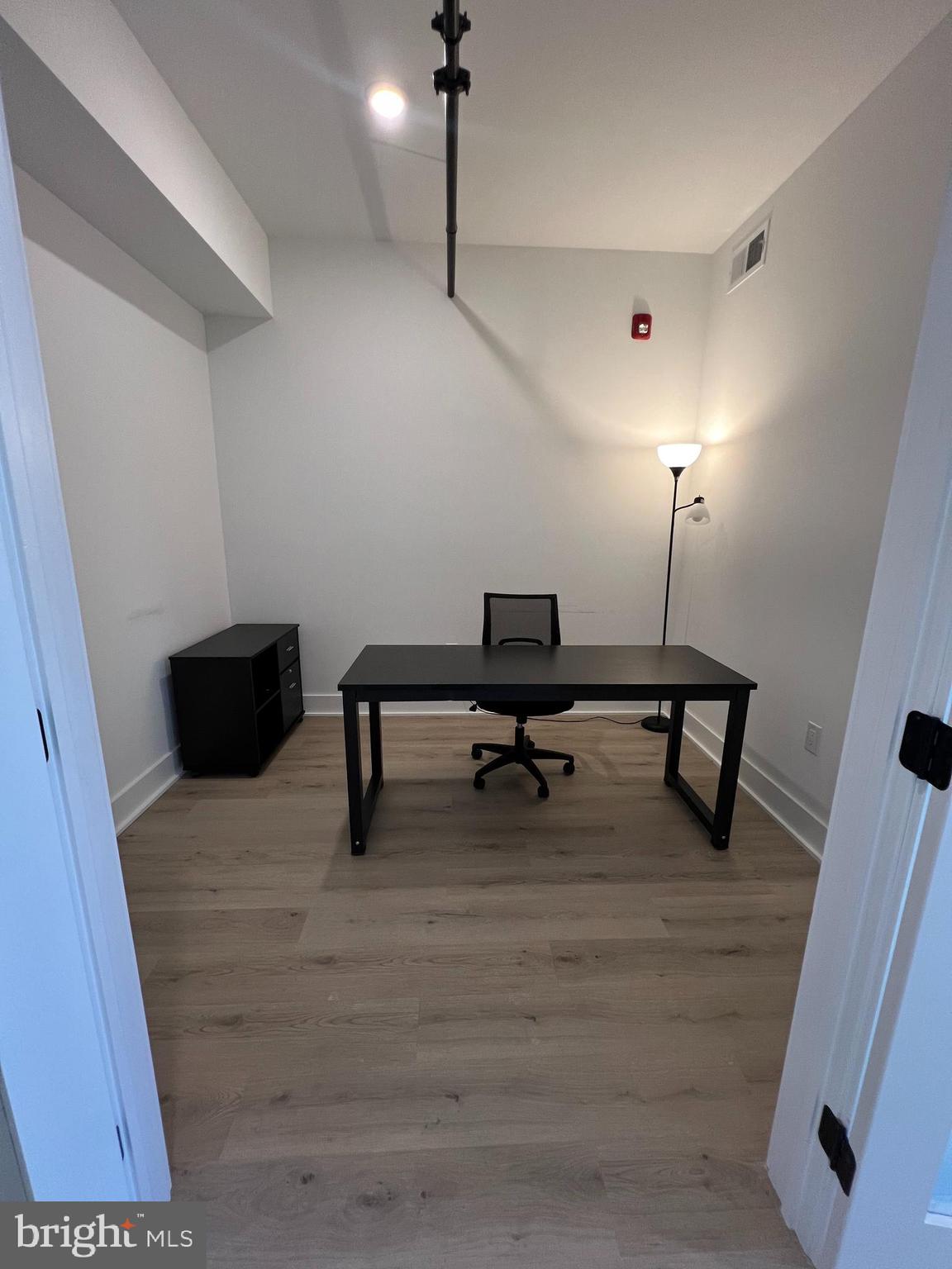 SQUIRREL HILL - Commercial Lease