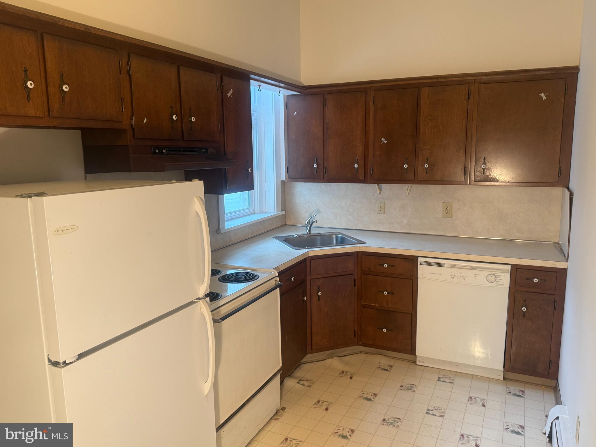 CHESTNUT HILL - Commercial Sale