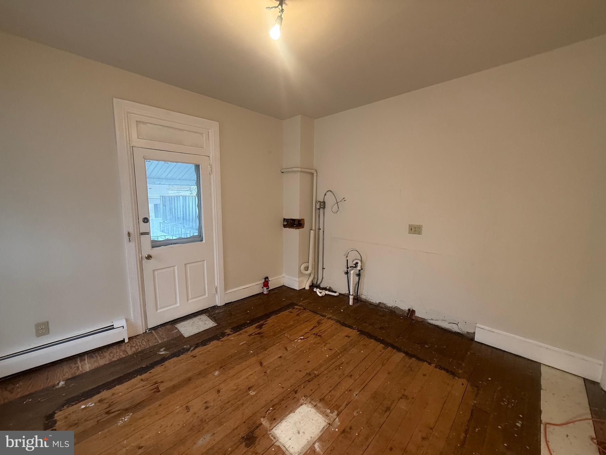 CHESTNUT HILL - Commercial Sale