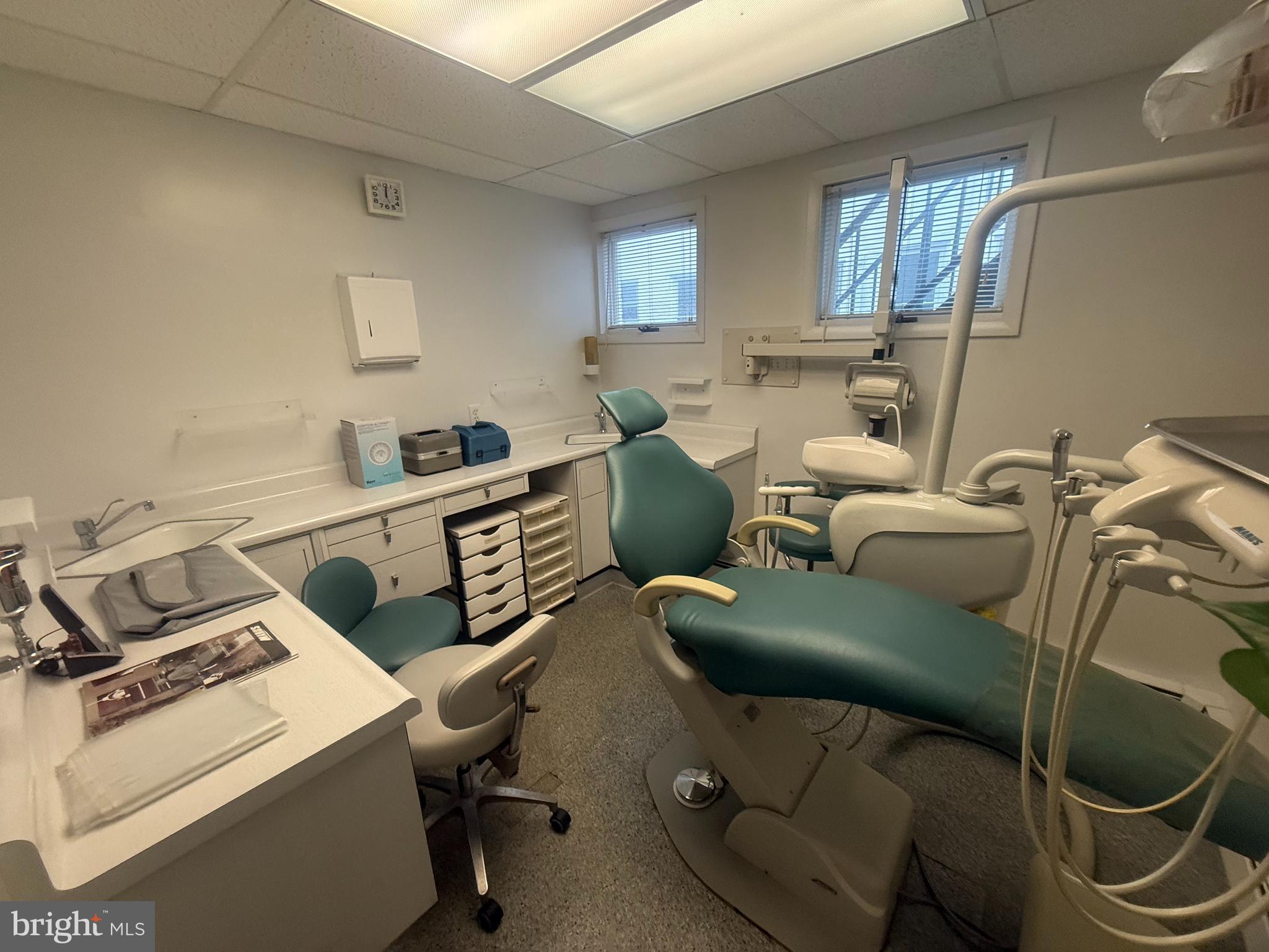 CHESTNUT HILL - Commercial Sale