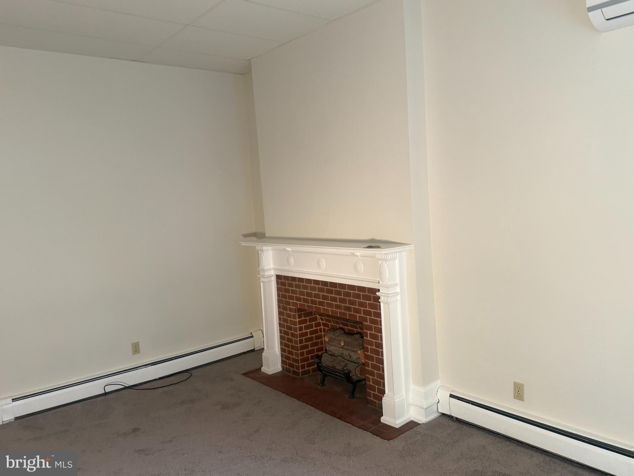 CHESTNUT HILL - Commercial Sale