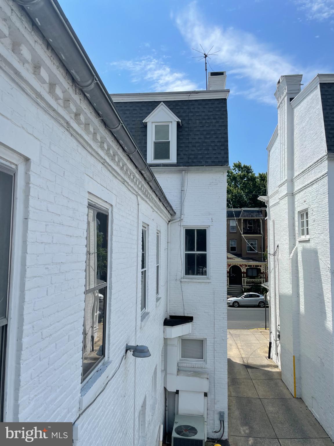 CHESTNUT HILL - Commercial Sale