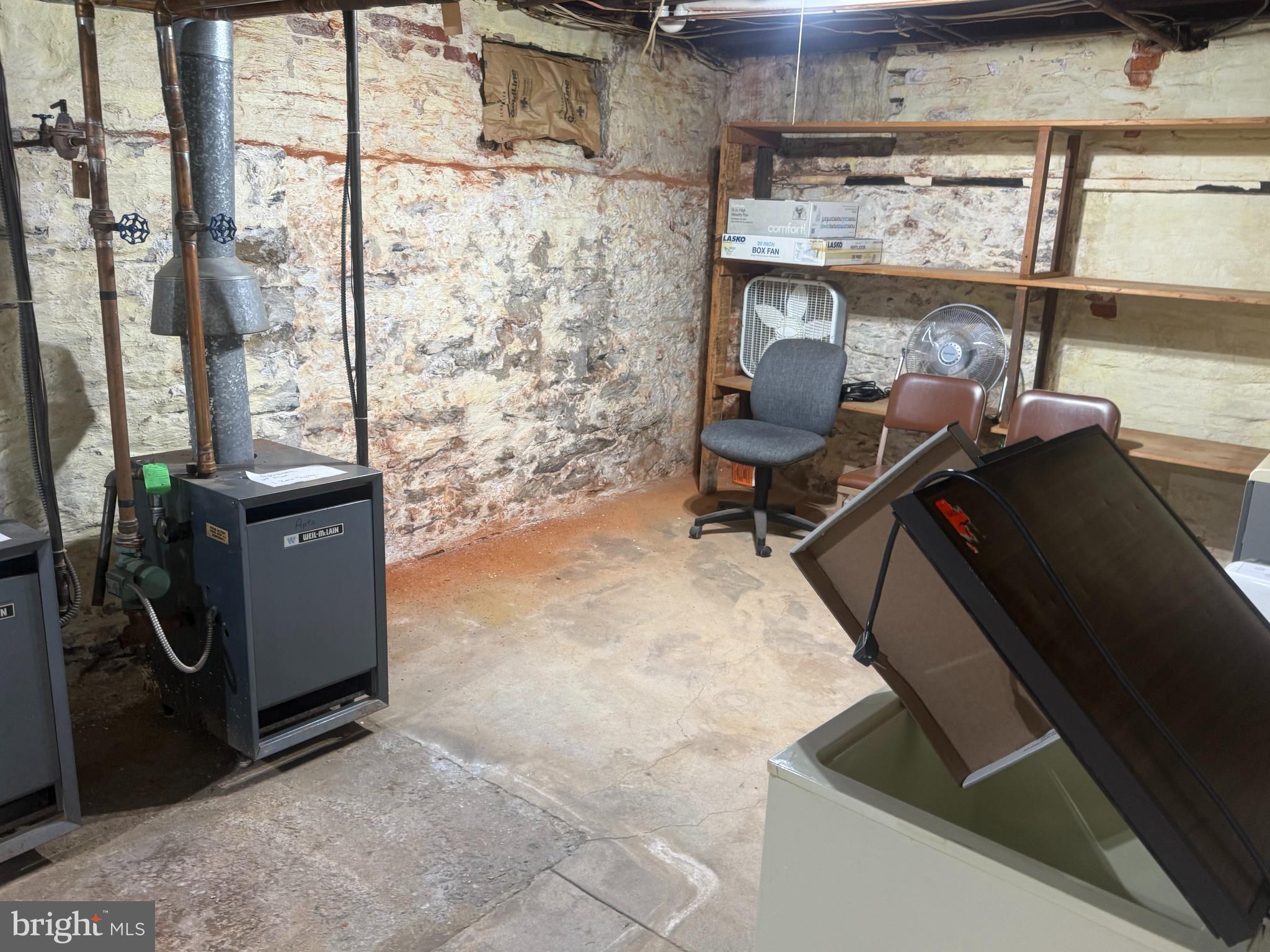 CHESTNUT HILL - Commercial Sale