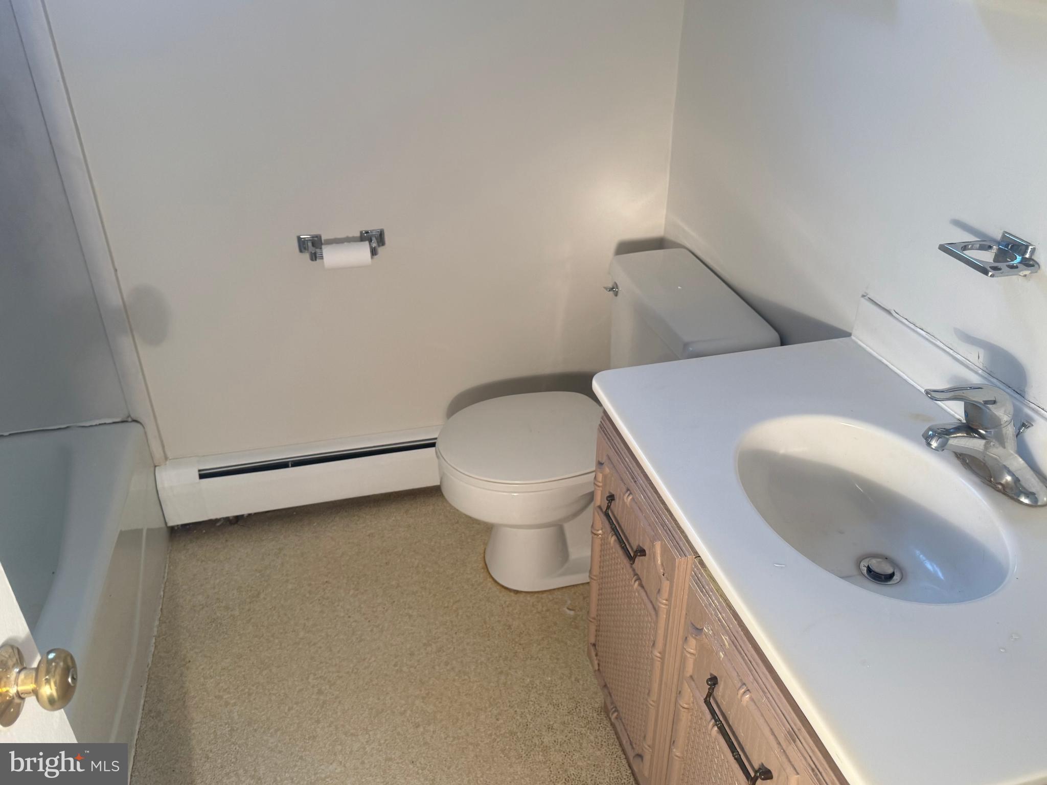 CHESTNUT HILL - Commercial Sale