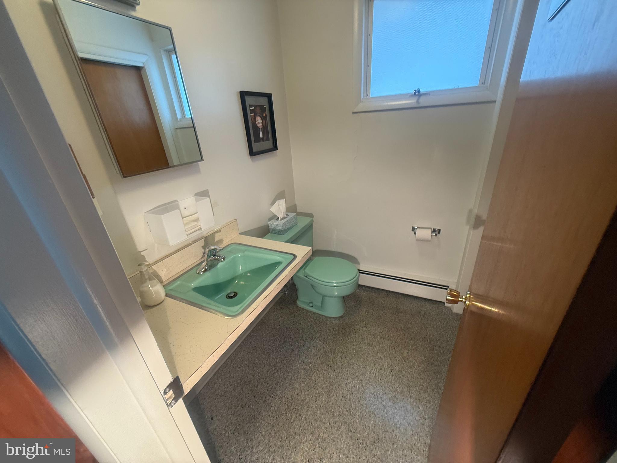 CHESTNUT HILL - Commercial Sale