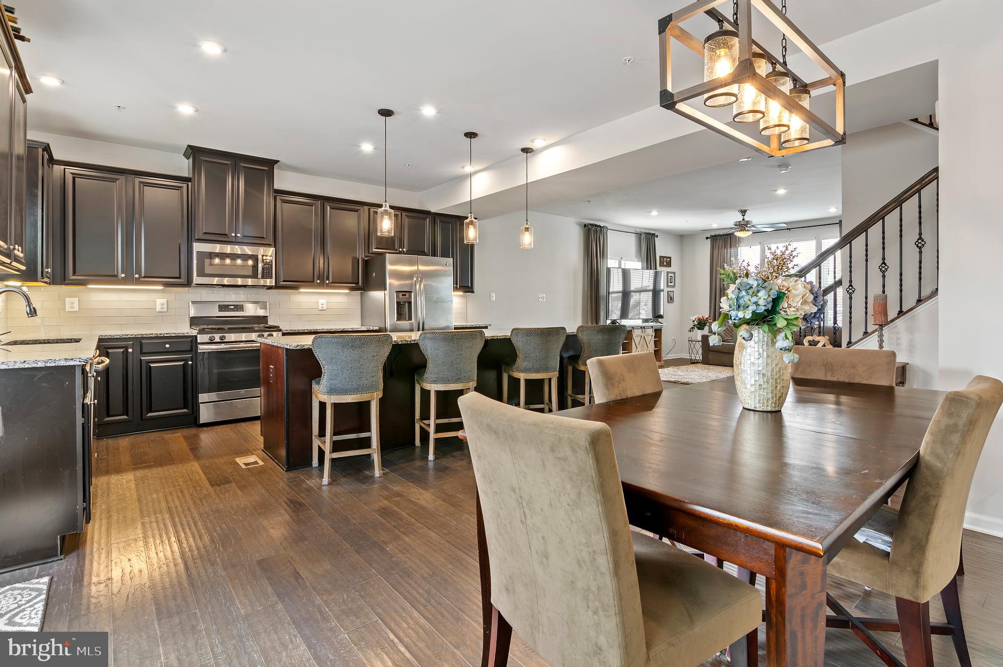 CREEKSIDE VILLAGE - Residential