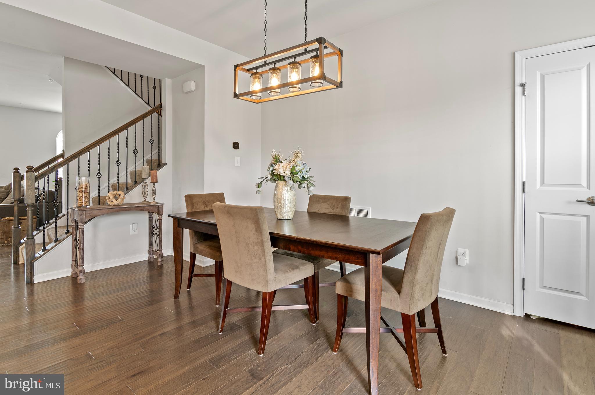 CREEKSIDE VILLAGE - Residential