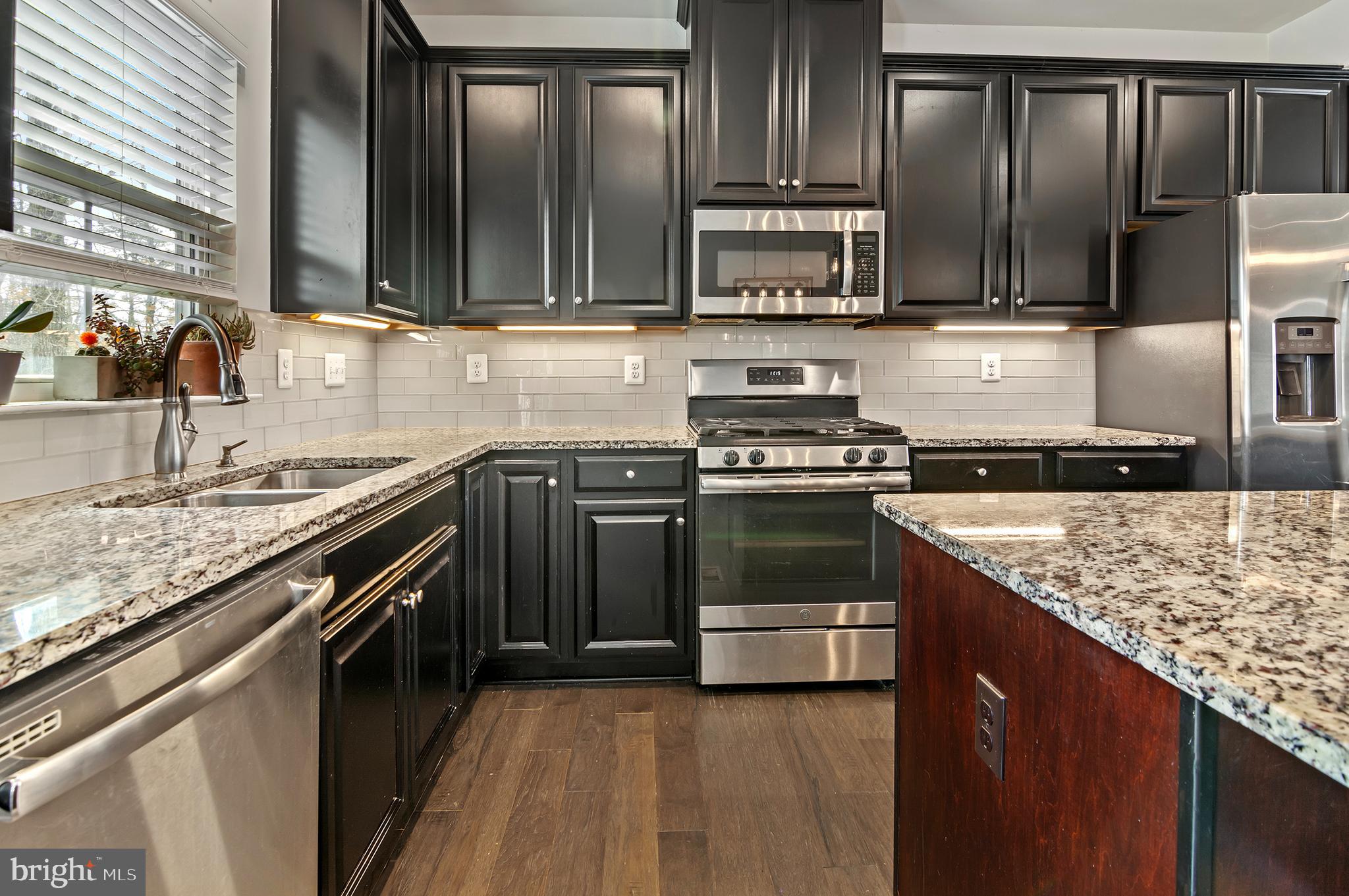 CREEKSIDE VILLAGE - Residential