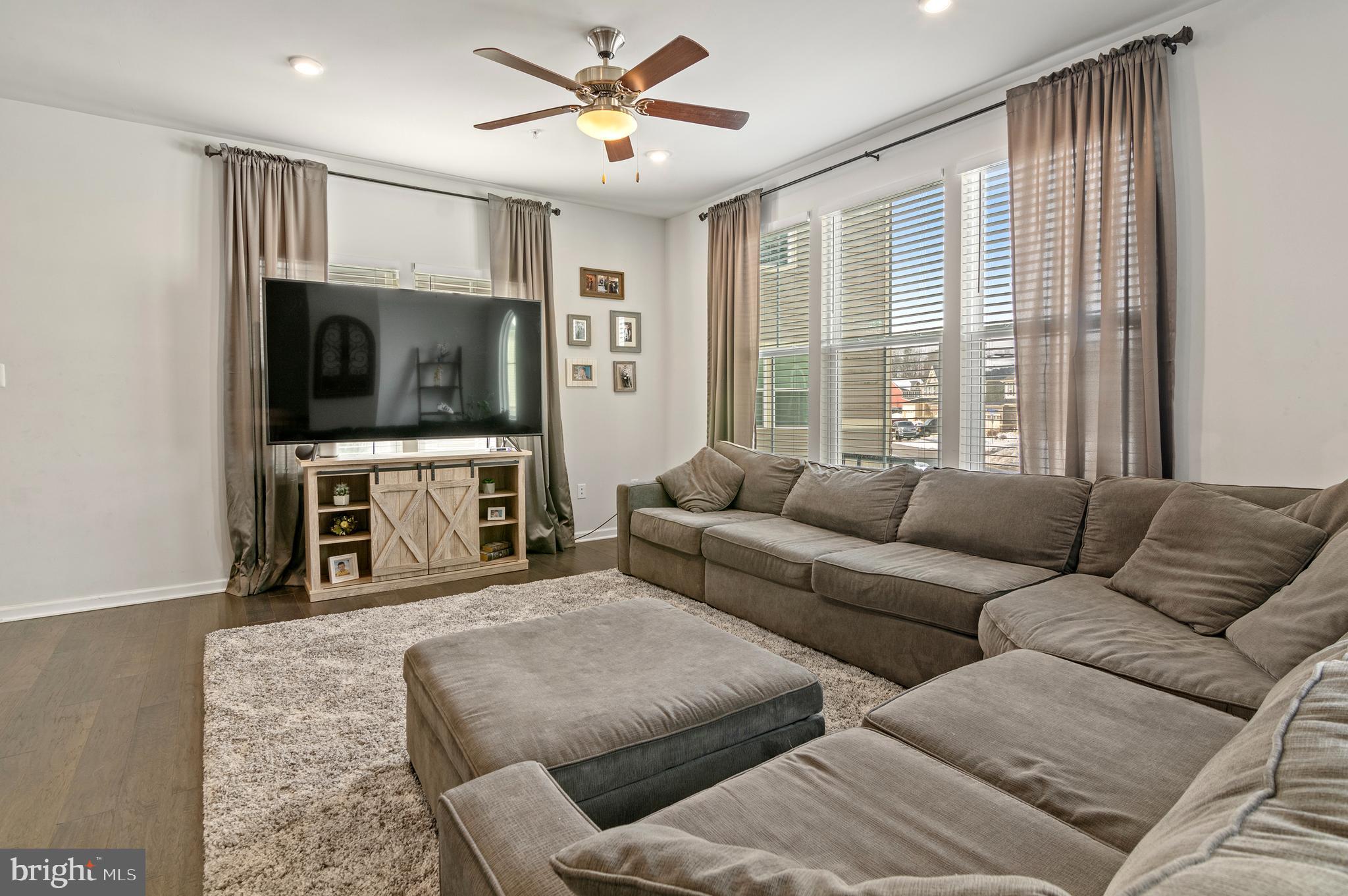 CREEKSIDE VILLAGE - Residential