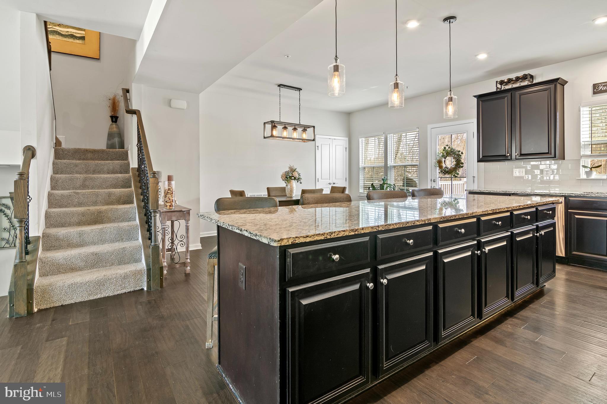 CREEKSIDE VILLAGE - Residential