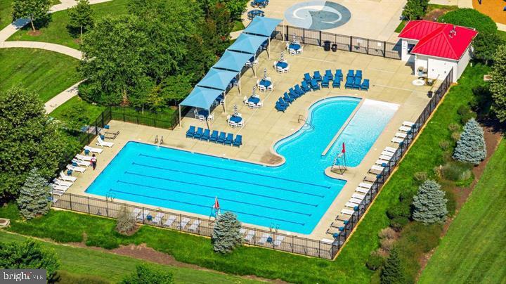 CREEKSIDE VILLAGE - Residential