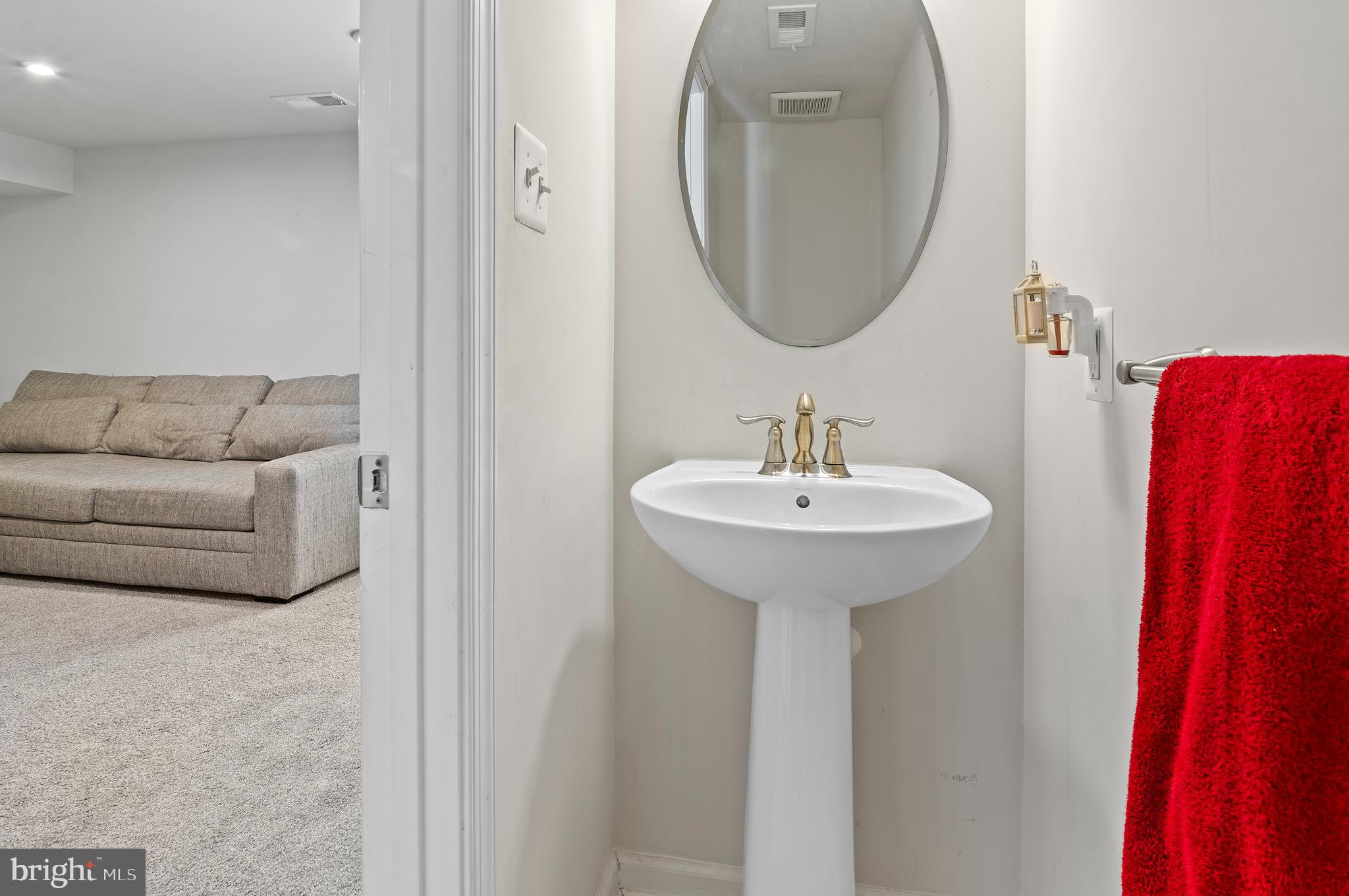 CREEKSIDE VILLAGE - Residential