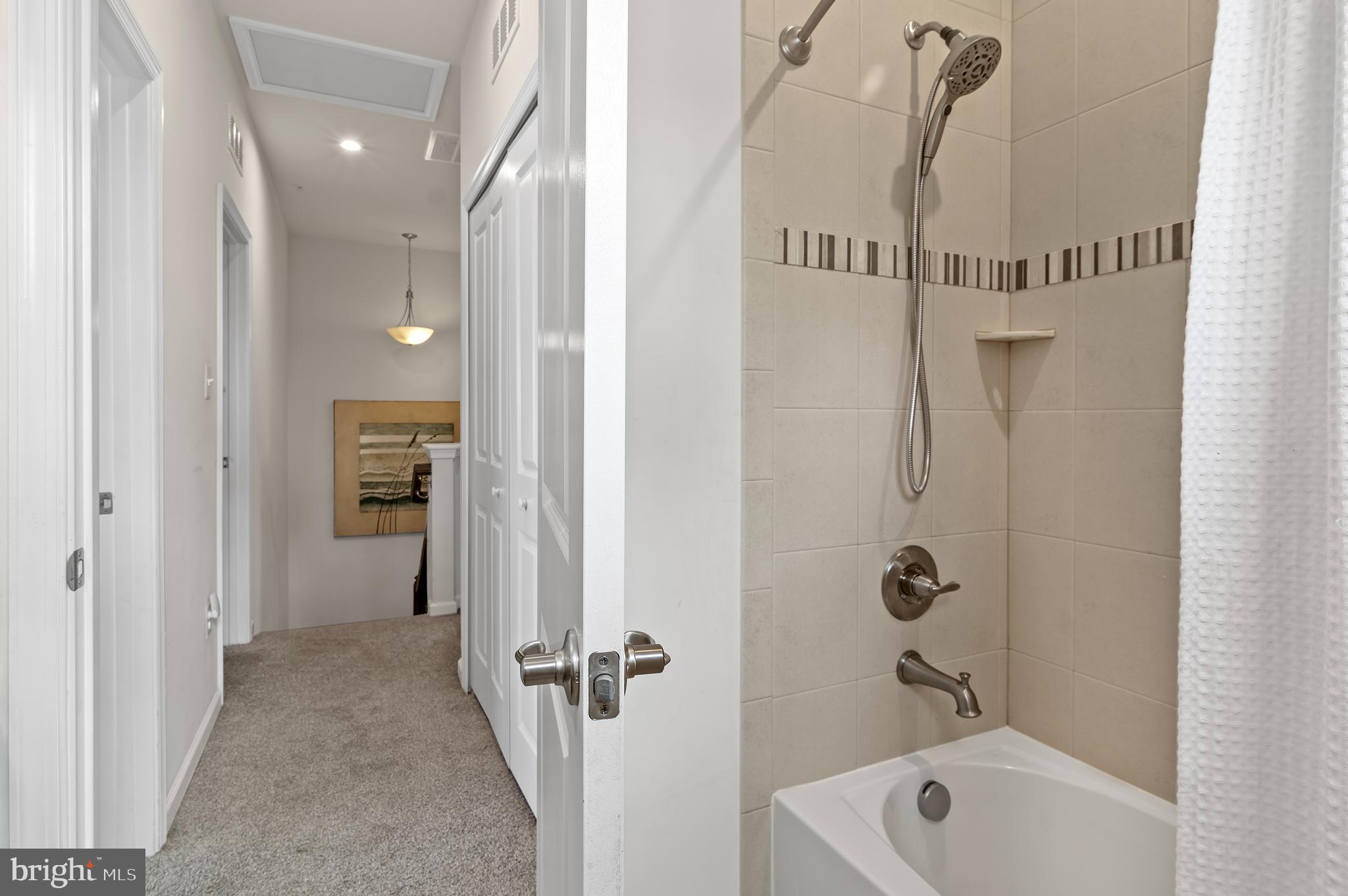 CREEKSIDE VILLAGE - Residential