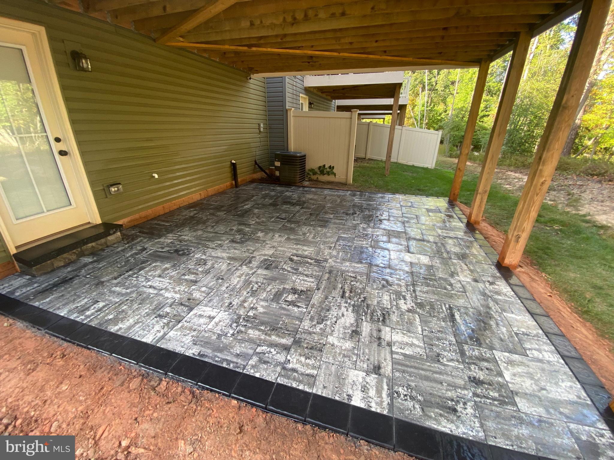 CREEKSIDE VILLAGE - Residential