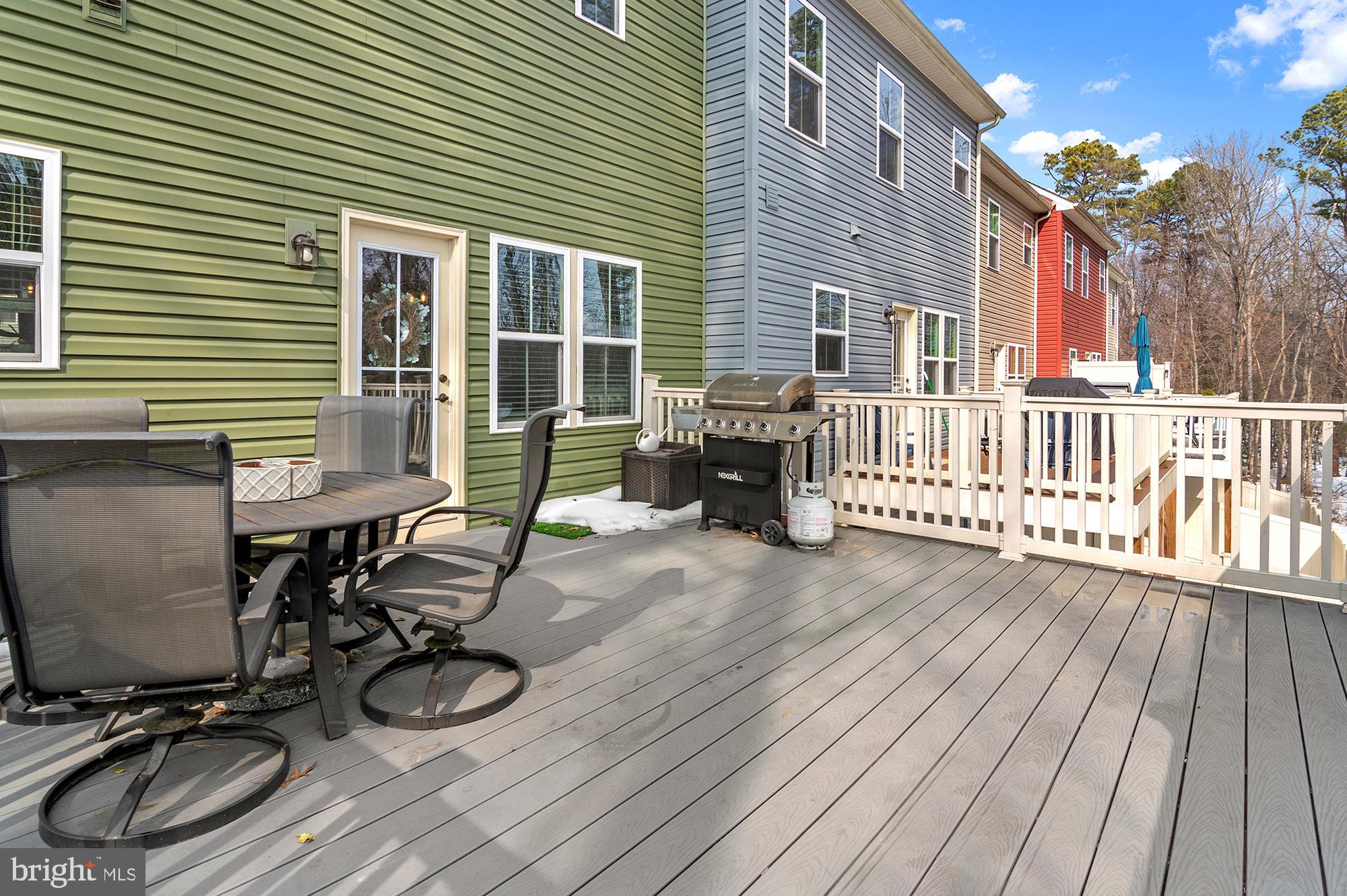 CREEKSIDE VILLAGE - Residential