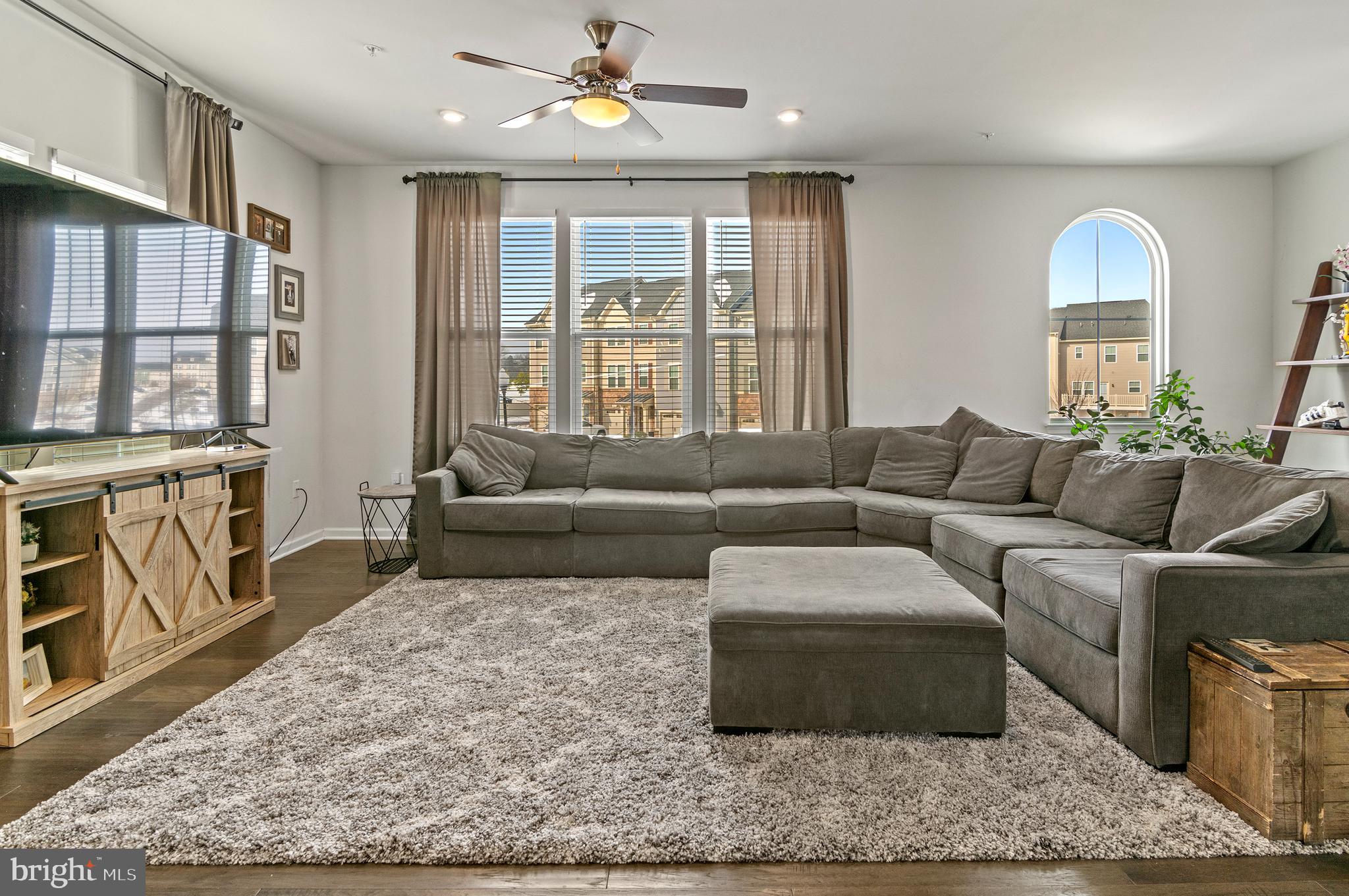 CREEKSIDE VILLAGE - Residential