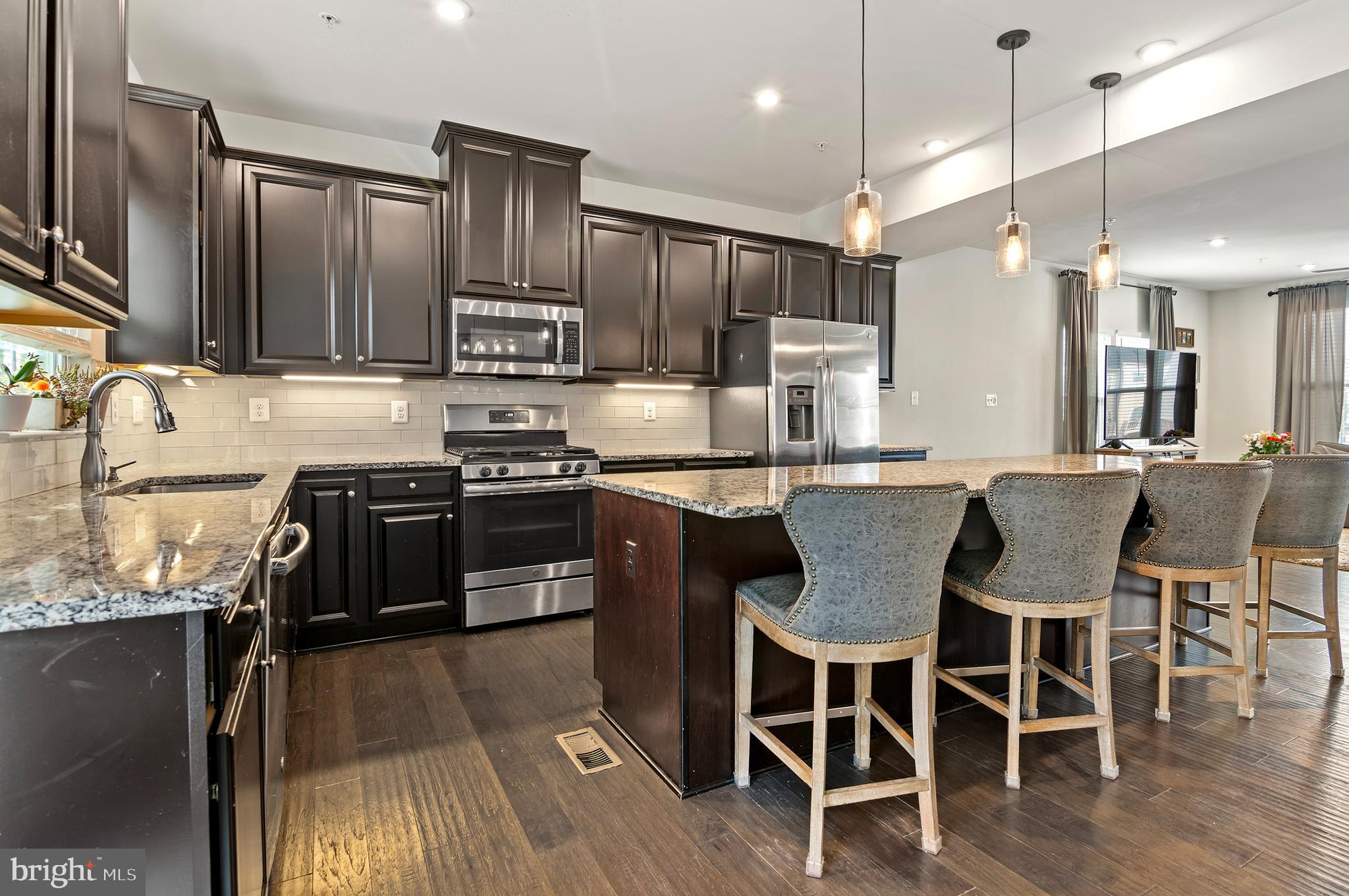 CREEKSIDE VILLAGE - Residential