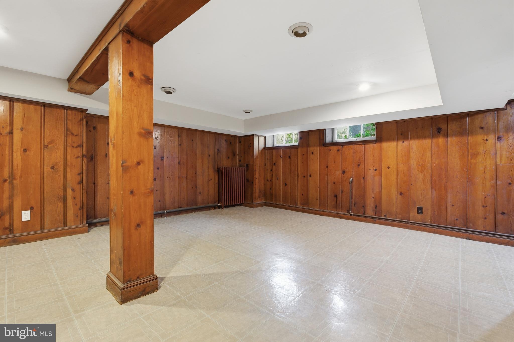 TEN HILLS - Residential