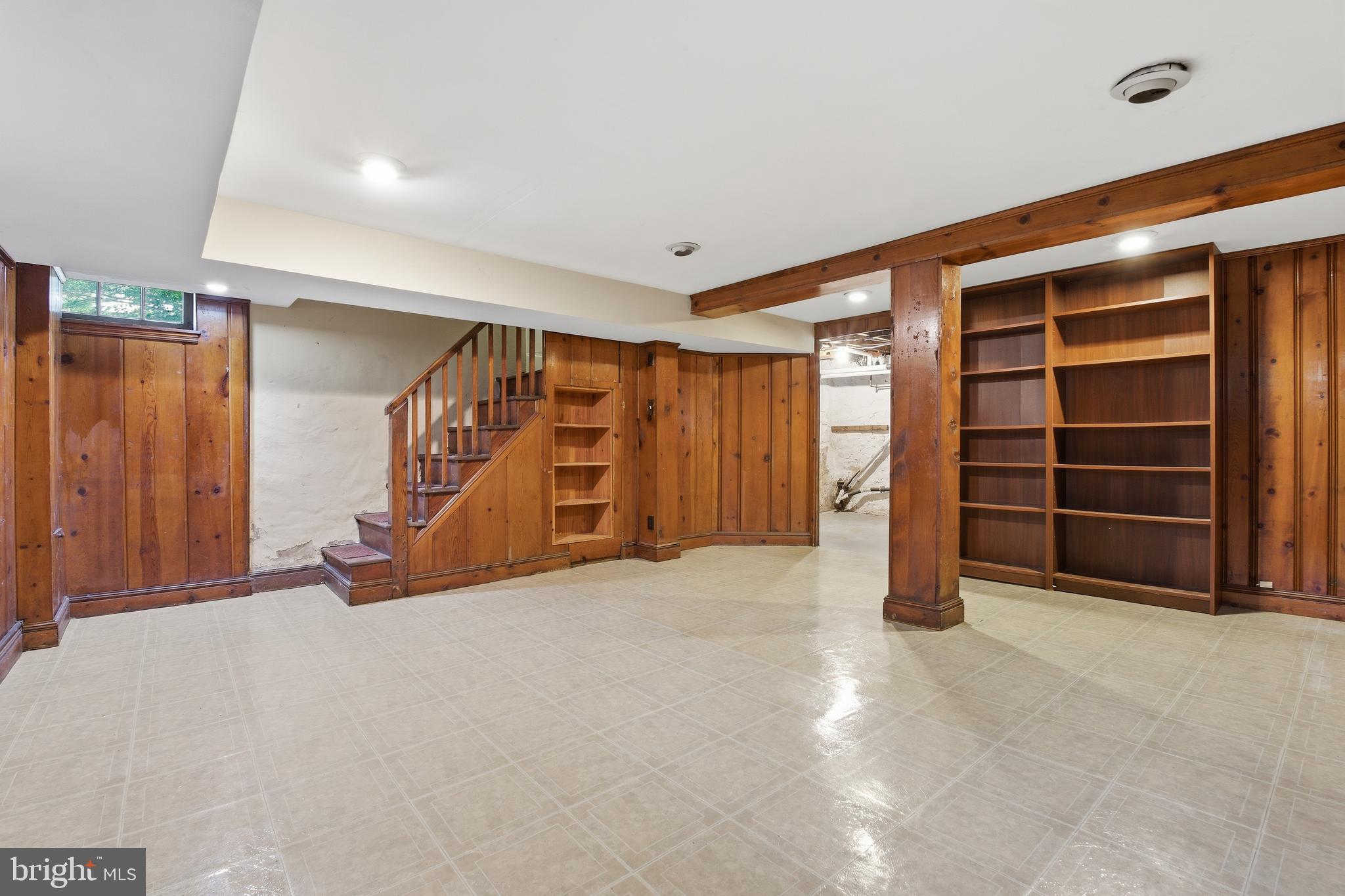 TEN HILLS - Residential