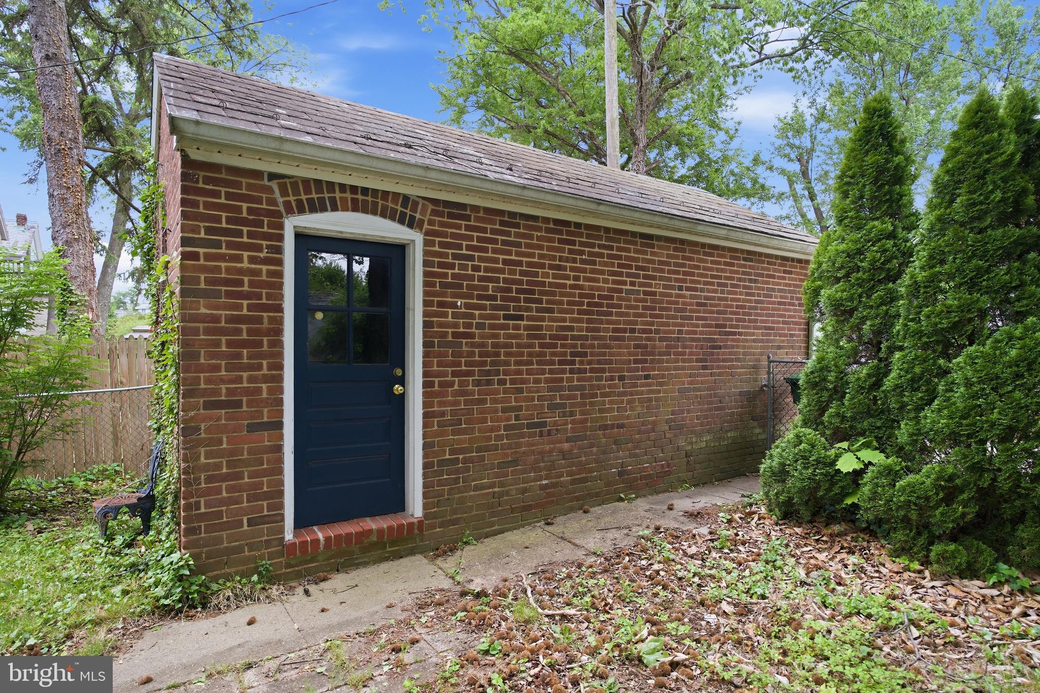 TEN HILLS - Residential