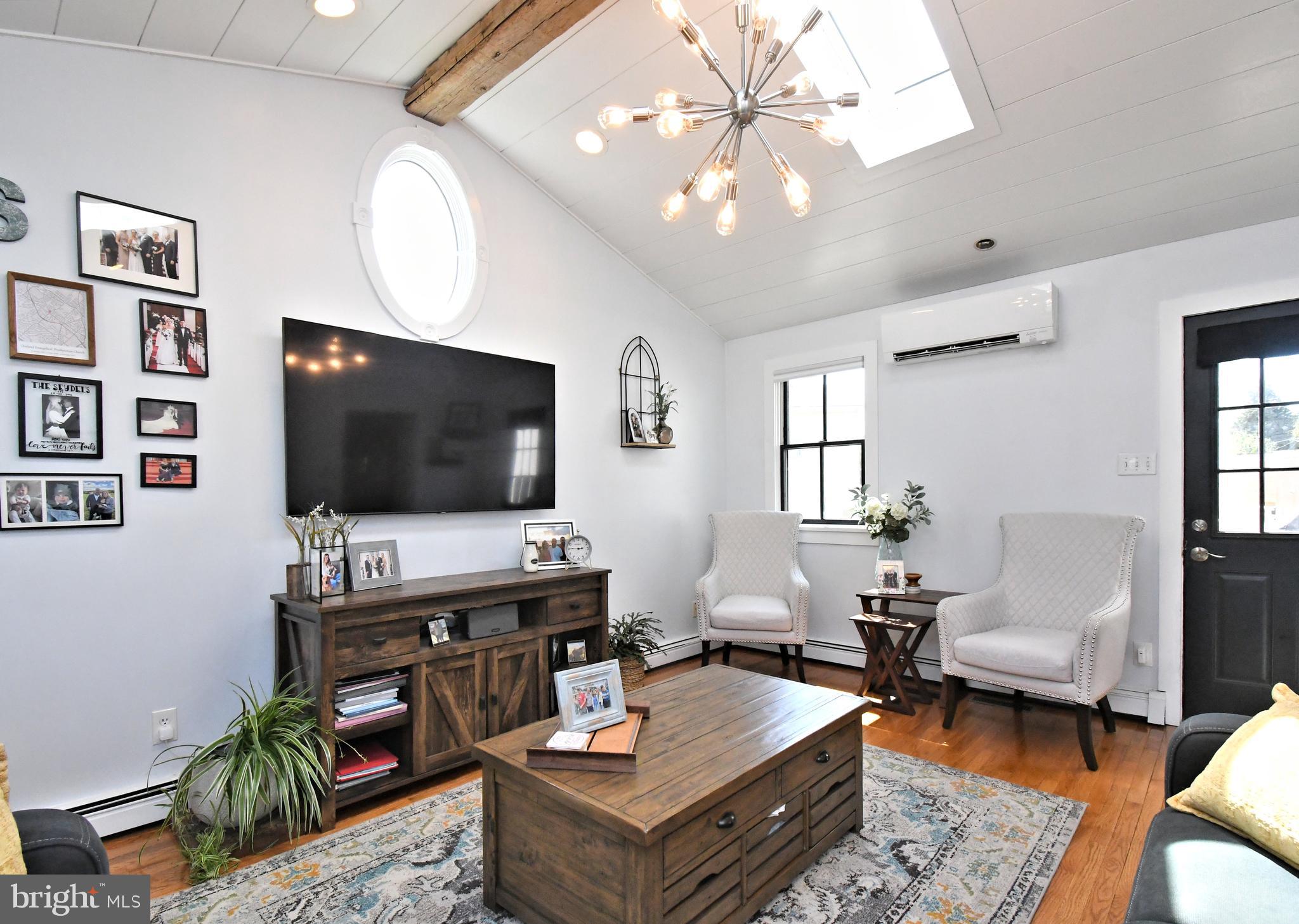 HOLLYWOOD - Residential